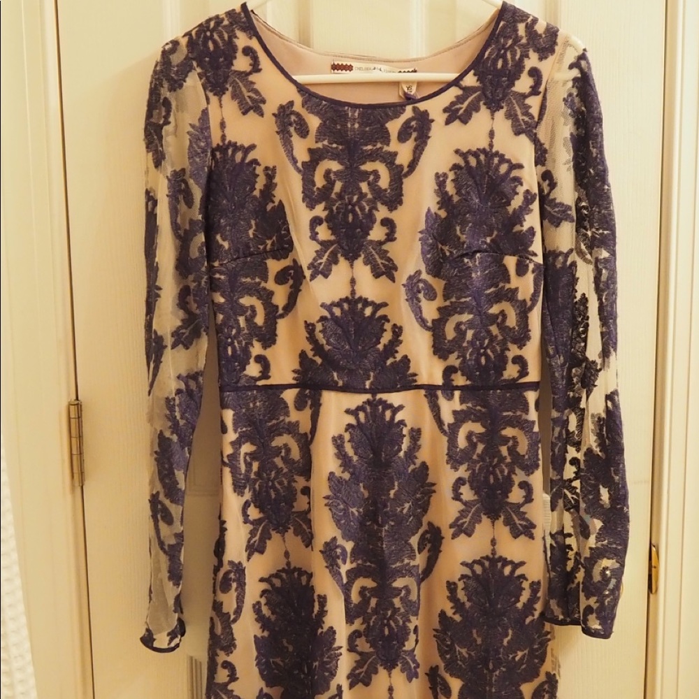 Chelsea&Violet (Dillard’s) blue &white shift dress
